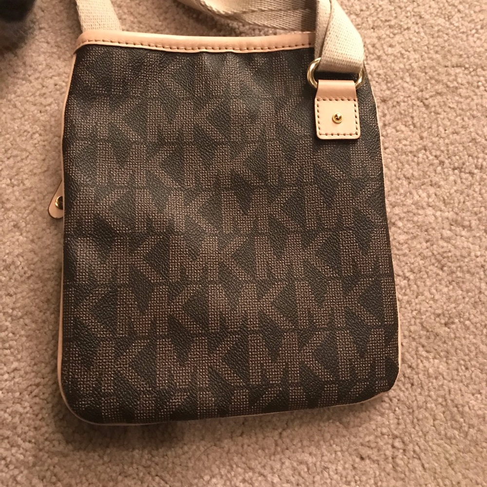 Michael Kors crossover bag